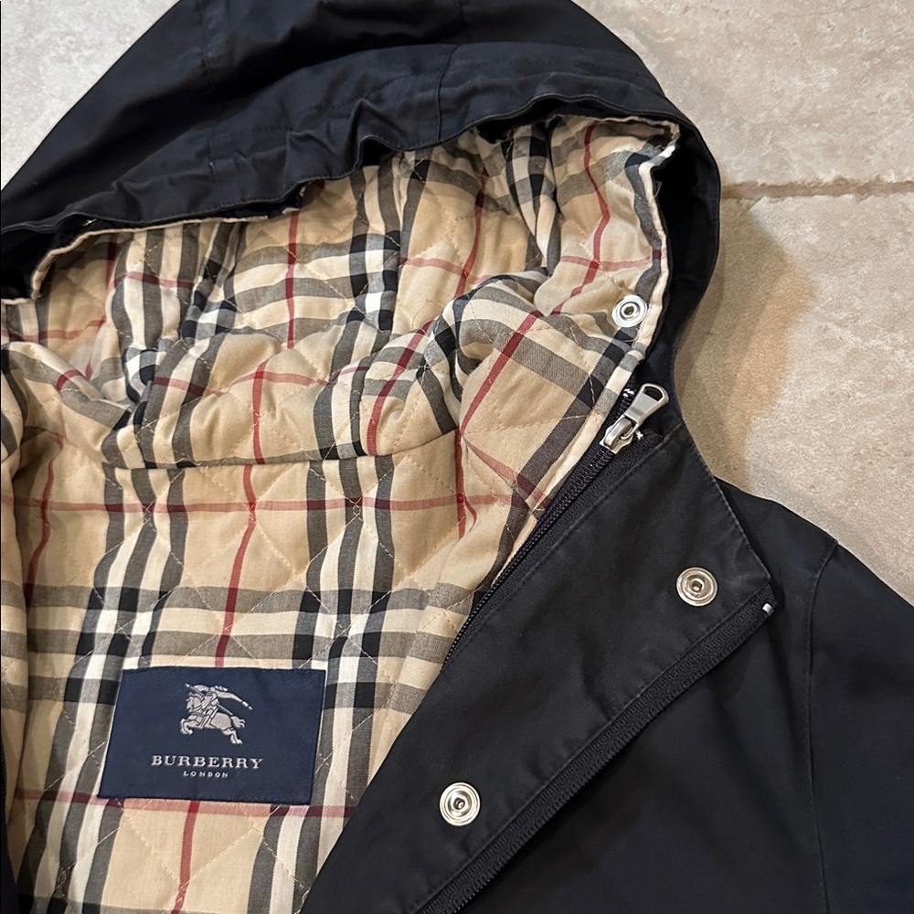 Burberry black coat with plaid quilted removable Interior - Picture 3 of 16